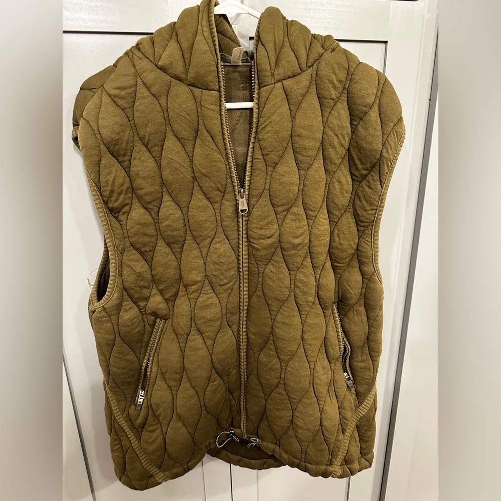 XS Free People Dream Bug Quilted Vest Olive Green